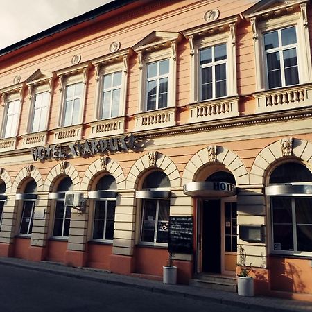 Hotel Stardust Nové Zámky Zewnętrze zdjęcie