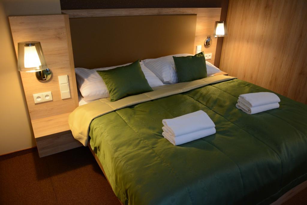 Hotel Stardust Nové Zámky Pokój zdjęcie