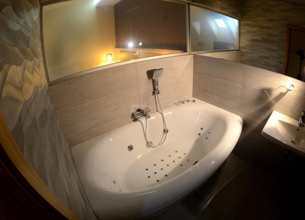 Hotel Stardust Nové Zámky Pokój zdjęcie