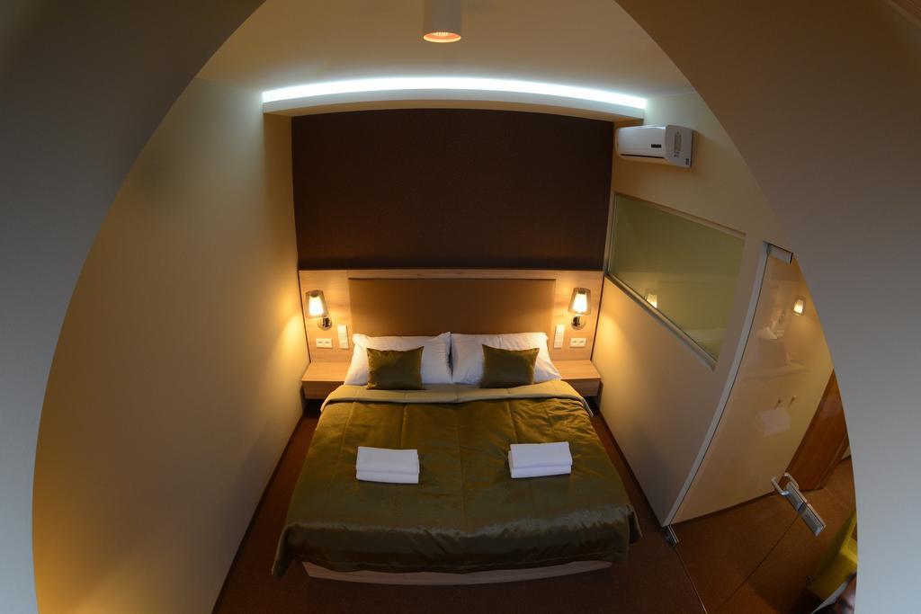 Hotel Stardust Nové Zámky Zewnętrze zdjęcie