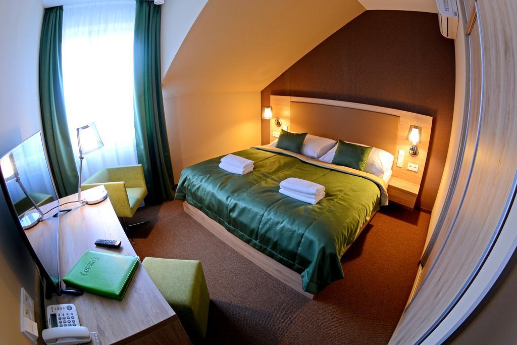 Hotel Stardust Nové Zámky Pokój zdjęcie