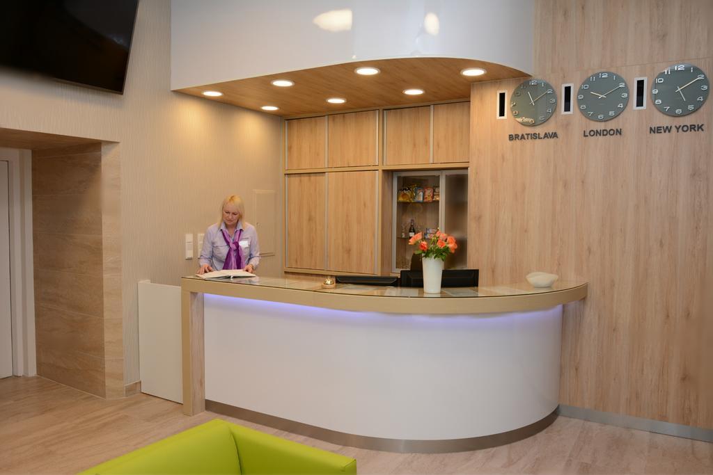 Hotel Stardust Nové Zámky Zewnętrze zdjęcie