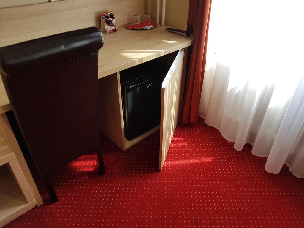 Hotel Stardust Nové Zámky Zewnętrze zdjęcie
