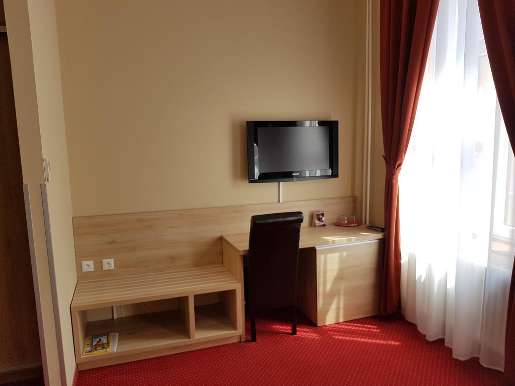 Hotel Stardust Nové Zámky Zewnętrze zdjęcie