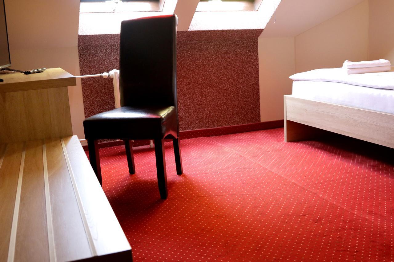 Hotel Stardust Nové Zámky Zewnętrze zdjęcie