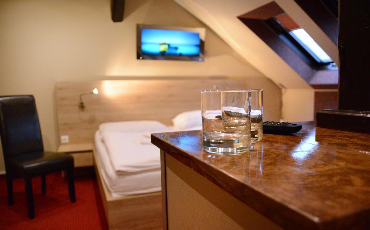 Hotel Stardust Nové Zámky Zewnętrze zdjęcie